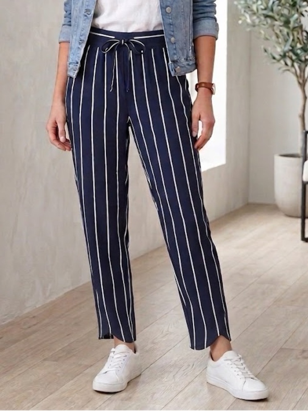 Zara TRF Collection Navy Pinstripe Drawstring Pants Size M Elastic Waist Cropped